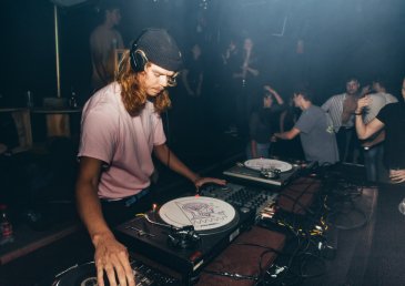2019-10/pzyl-discotheek-37